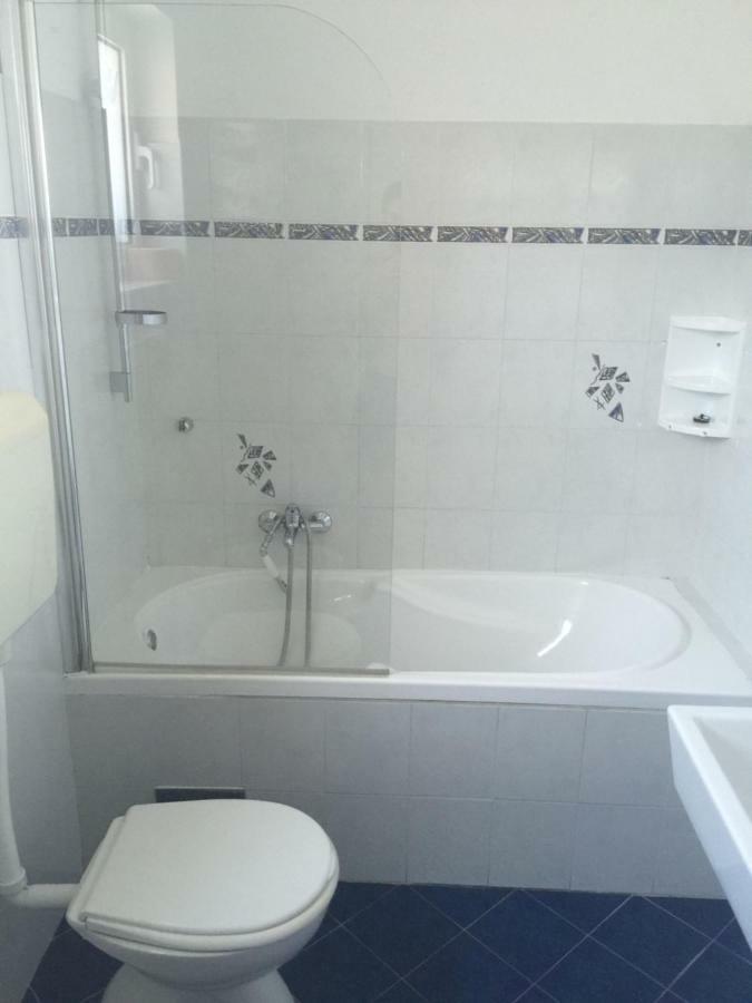 Apartmani Irena Jezevac Krk Island Exterior foto