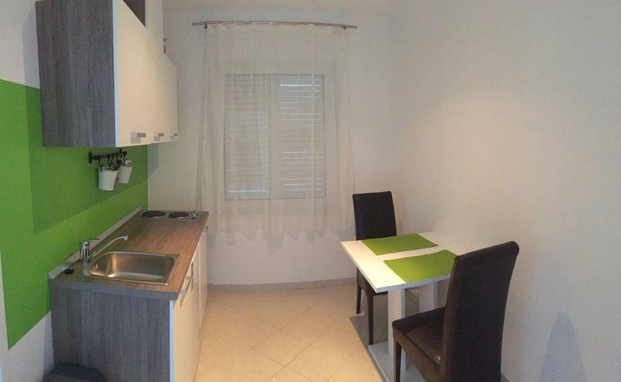 Apartmani Irena Jezevac Krk Island Exterior foto